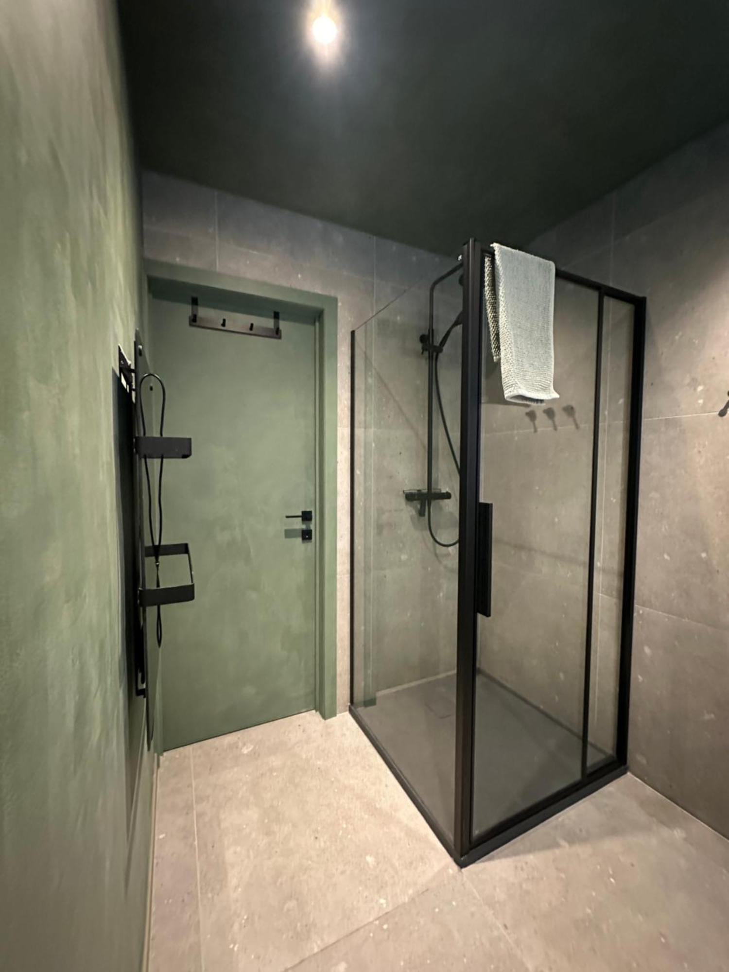 Studio By Aimee - 20M From The Beach & In City Centre! Ostend Luaran gambar