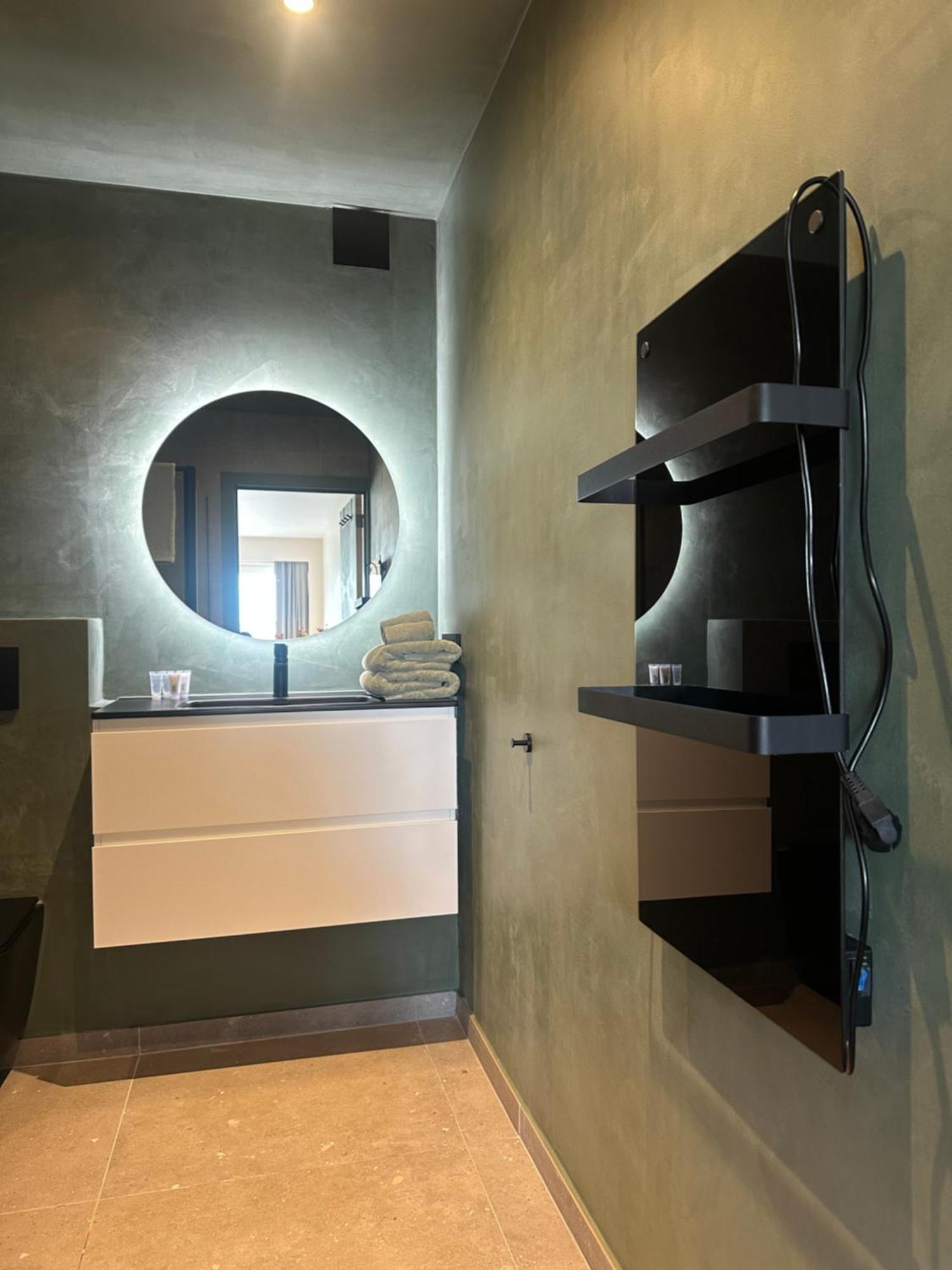 Studio By Aimee - 20M From The Beach & In City Centre! Ostend Luaran gambar